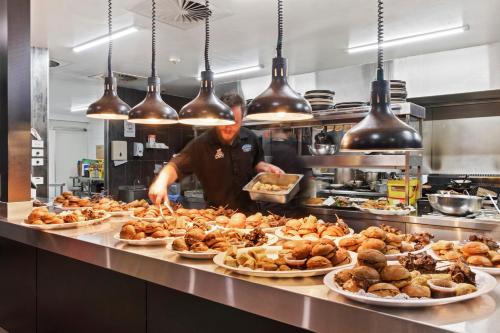 ห้องอาหาร, Hotel Queanbeyan Canberra in ควีนเบยัน