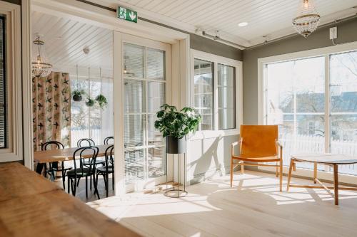 Lillan Hotel Café Butik - image 4