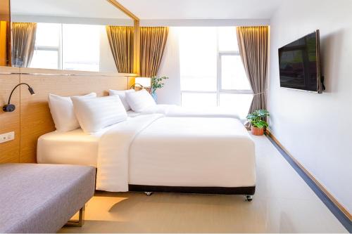 FX HOTEL NANA - image 10