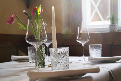 345548727 Der Schlosswirt zu Anif - Biedermeierhotel und Restaurant