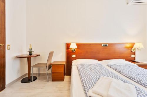 Albergo Gardesana Room Type - Economy Double Room