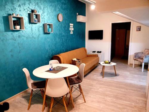 . Apartman Azra