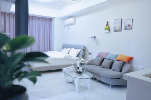 . Locals Apartment House 05