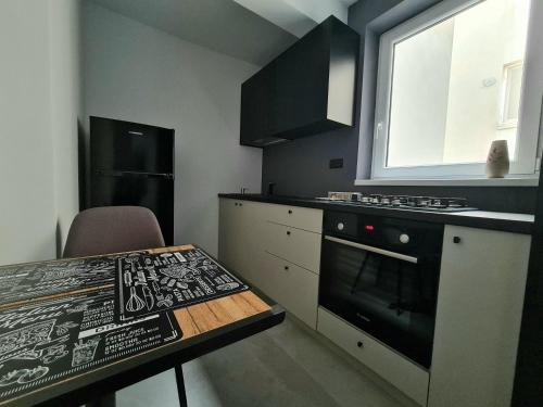Dapur, Dolphin Apartment near Neversea Beach in Constanta