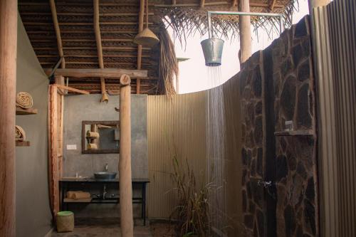 Душ, Wild Glamping Gal Oya - Thema Collection in Gal Oya National Park