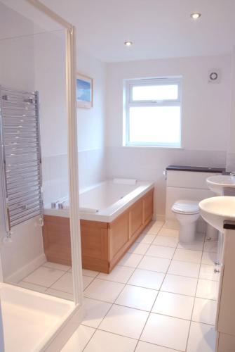 Puffin Hot tub Lodge, 4 bedrooms Resort, Pool,Gym,Bar 2