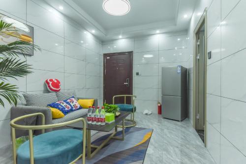 . Locals Apartment House 10