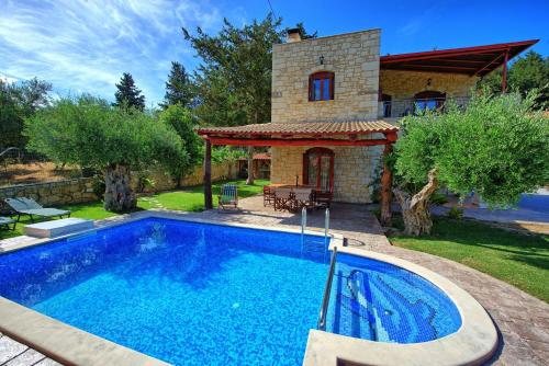 Swimming pool, Villa Nipos by PosarelliVillas in Fres