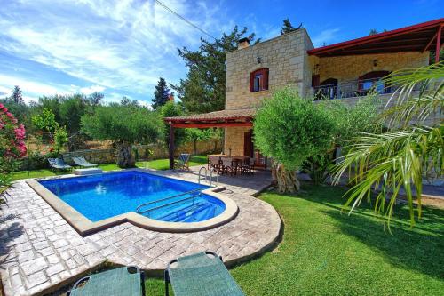 Garden, Villa Nipos by PosarelliVillas in Fres