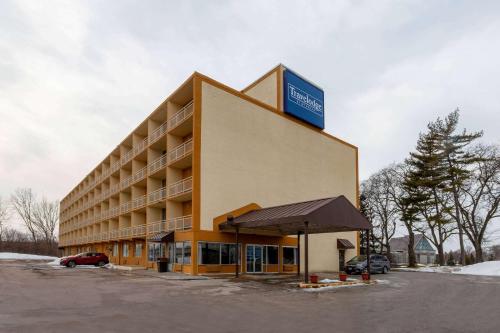 Travelodge by Wyndham Cleveland Airport