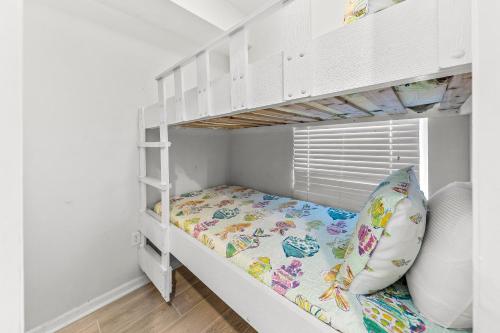 Lighthouse 307 - image 7