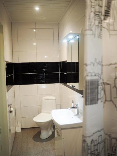 Bathroom, Lansi-Suomen opisto in Jaamala