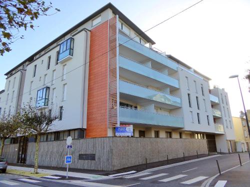 Studio Les Allees du Port by Interhome in City Center