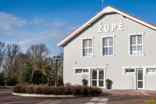 Viesnīcas āriene, Zupe in Sendvario