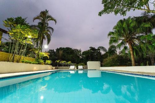 Casa ampla c/ piscina e churrasqueira em Guararema