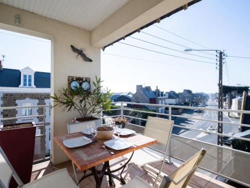 Apartment Clos Schuman by Interhome - Location saisonnière - Saint-Malo