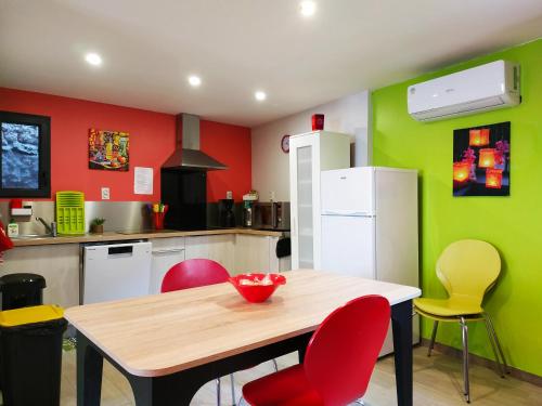 virtuve, Au Village in Rennes-le-Chateau