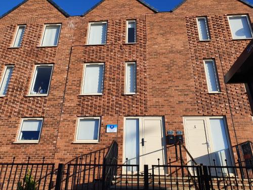 Riverdale House(4 Bedrooms) Serviced Accommodation