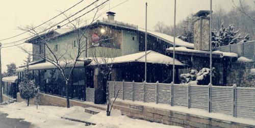 Discret Hotel & Restaurant, Vladaya