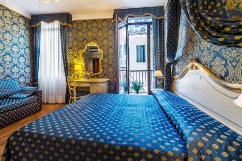 Hotel Al Gazzettino - Tap to explore photos