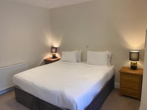 1 double bed, 2 twin beds