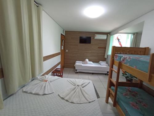 Deluxe Quadruple Room image 8