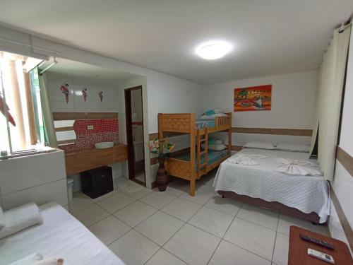 Deluxe Quadruple Room image 2