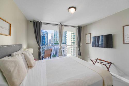 Amazing 3 BR Condo At Brickell with Pool in Miami, USA
