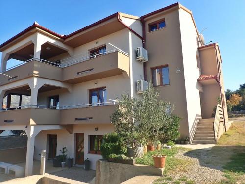 Apartment in Rovanjska, comfortable and close to the beach