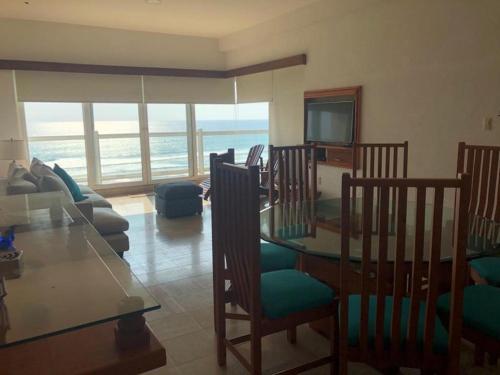 Three-Bedroom Standard Apartment image 5