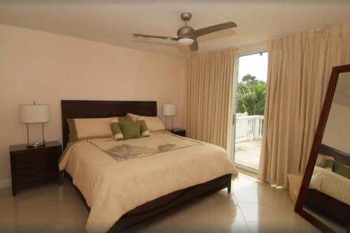 Beach Living at Island Pine Villas BLAW - image 4
