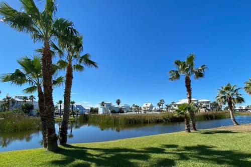 Mustang Royale Beach House in Port Aransas, USA