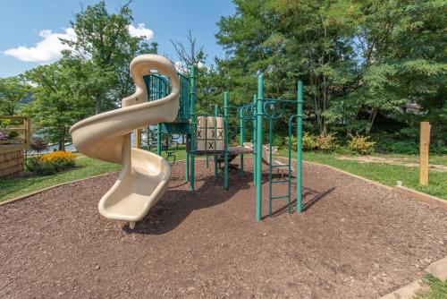 A114 One Bedroom Standard View in Oakland (MD)