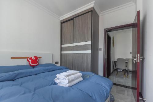 . Locals Apartment House 15