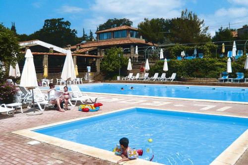  Apartment in the Centra Vacanze il Borgo resort in Guardistallo in Guardistallo
