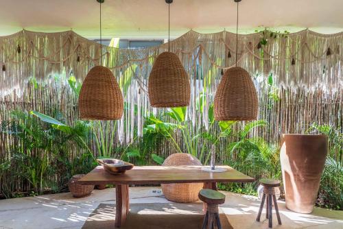 3 Bed Apartment Sleeps 6 - Private Pool & Hot Tub - image 5