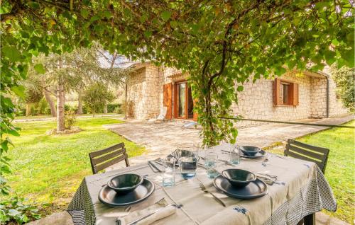 Amazing Home In Saturnia With Wifi