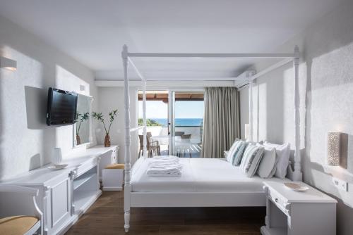 Alexander House Hotel in Agia Pelagia