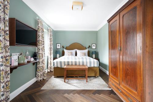 1 queen bed