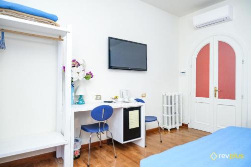 Lia Rooms - image 11