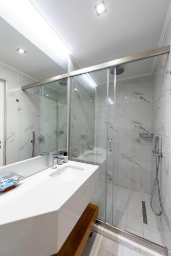 Dias Luxury Homes