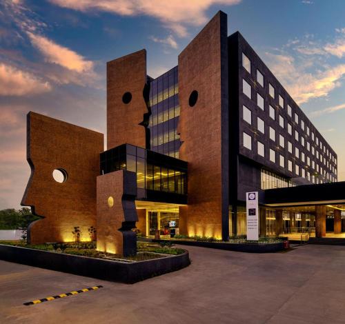 Essentia Luxury Hotel Indore - Kampel