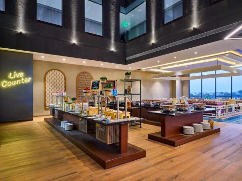 食べ物/飲み物, Essentia Luxury Hotel Indore in インドール