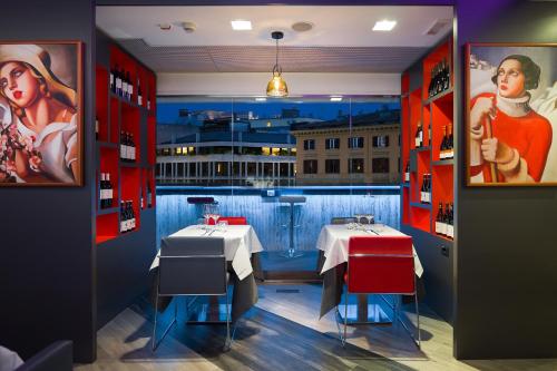 iQ Hotel Roma