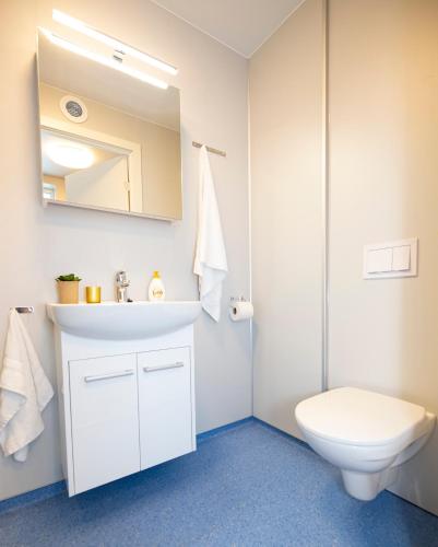 浴室, Sjøholt Sommerhotell in 厄斯古格