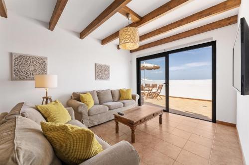  Villa 5 - Villasexperience in Tías