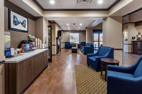 Comfort Suites Waco Near University Area - image 10