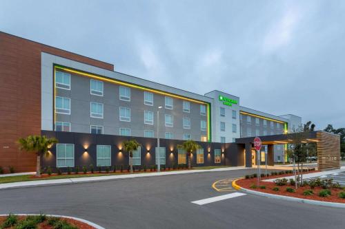 Wyndham Garden Orlando Airport - Free Airport Shuttle in Orlando, USA