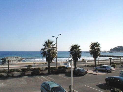 Apartment with Sea View image 5
