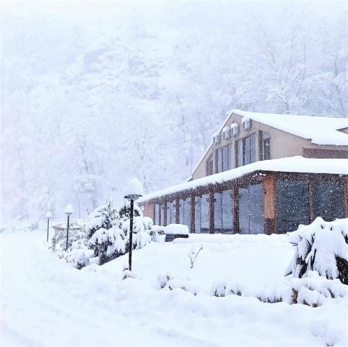 Kızkalesi Hotel & Restaurant in Şefkatiye